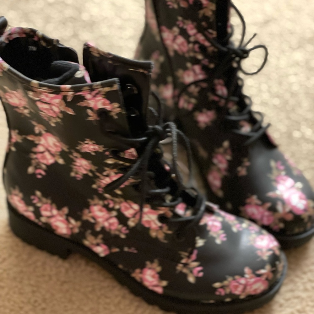 Kids shoes
